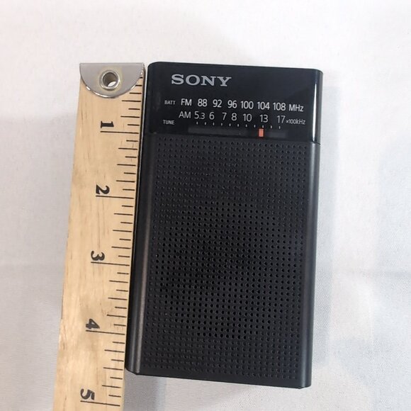 Sony ICF-P26 Portable FM/AM (MW) AA Battery Radio Black Headphone Jack TESTED - Picture 15 of 16
